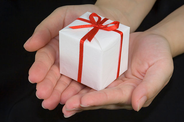 Giving_a_gift.jpg