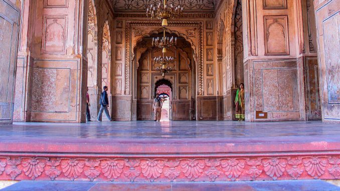 lahore-Image-by-QASIM-REHMANI-from-Pixabay-678x381-1.jpg