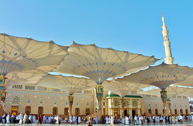 prophet-2249759_640.jpg