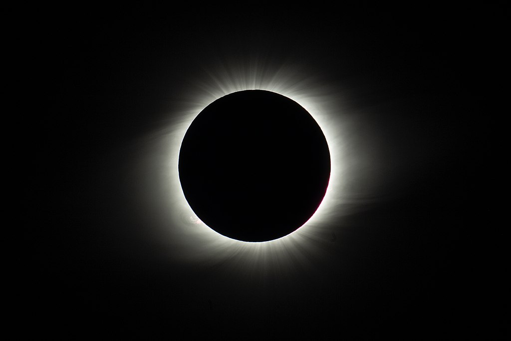 1024px-Total_solar_eclipse_2019_at_La_Silla_Observatory.jpg