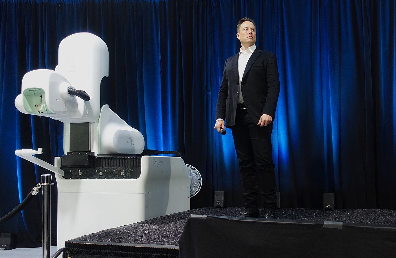 1280px-Elon_Musk_and_the_Neuralink_Future.jpg