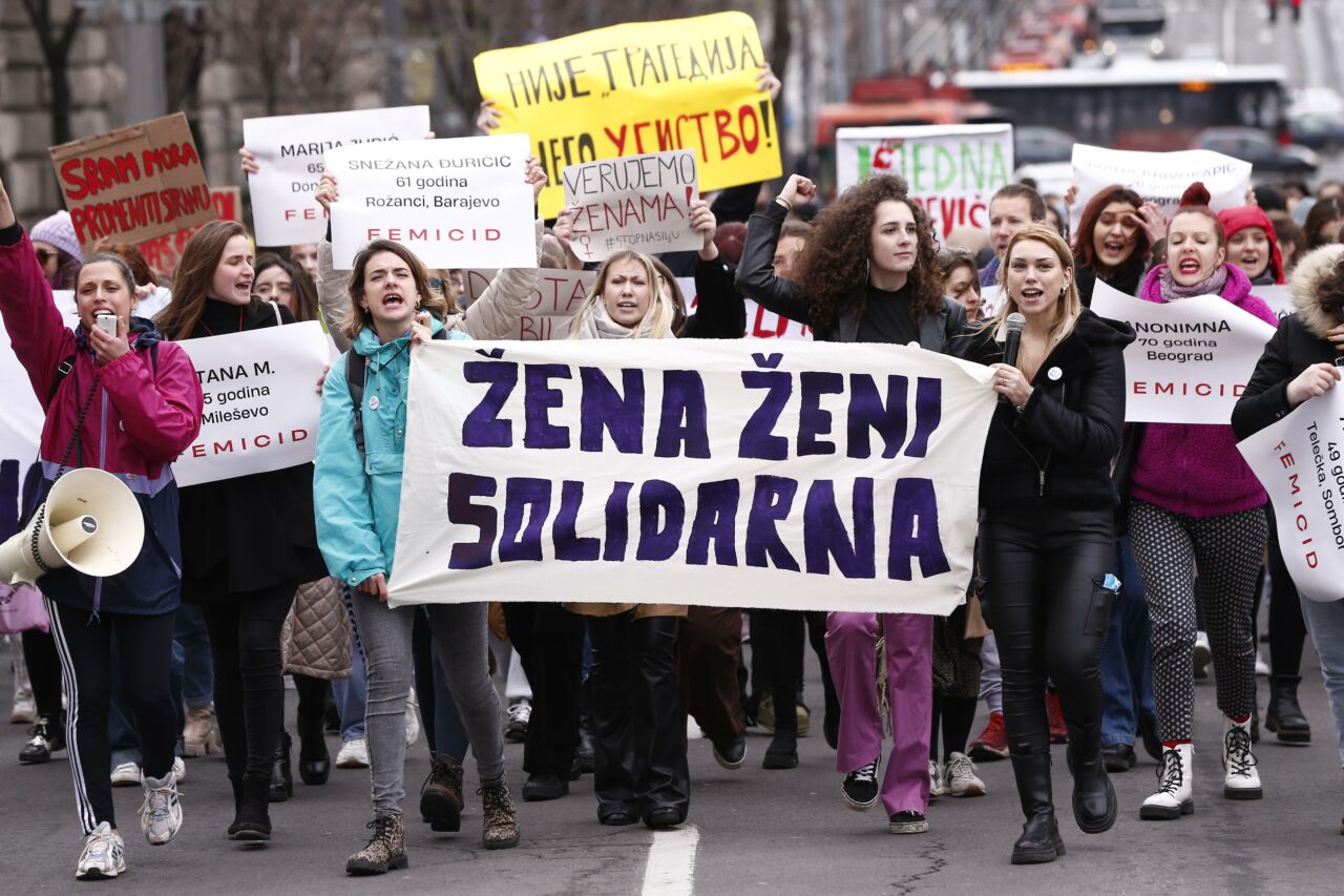 PROTEST ZBOG NASILAJA NAD ZENAMA