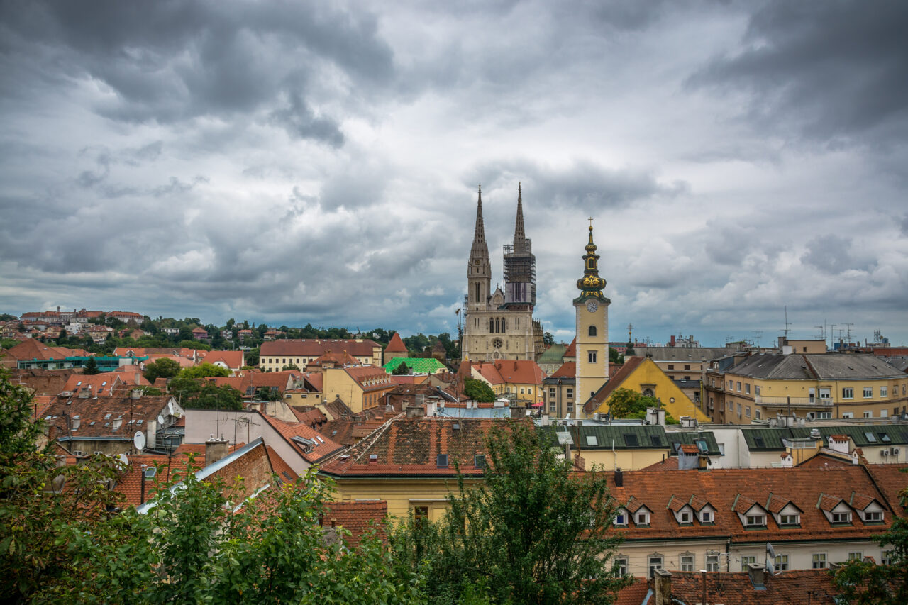 Zagreb_2015_-_Zagrebačka_katedrala_-_pogled_s_Gornjeg_Grada_(Zagreb_Cathedral_-_view_from_Upper_Town)_-_panoramio