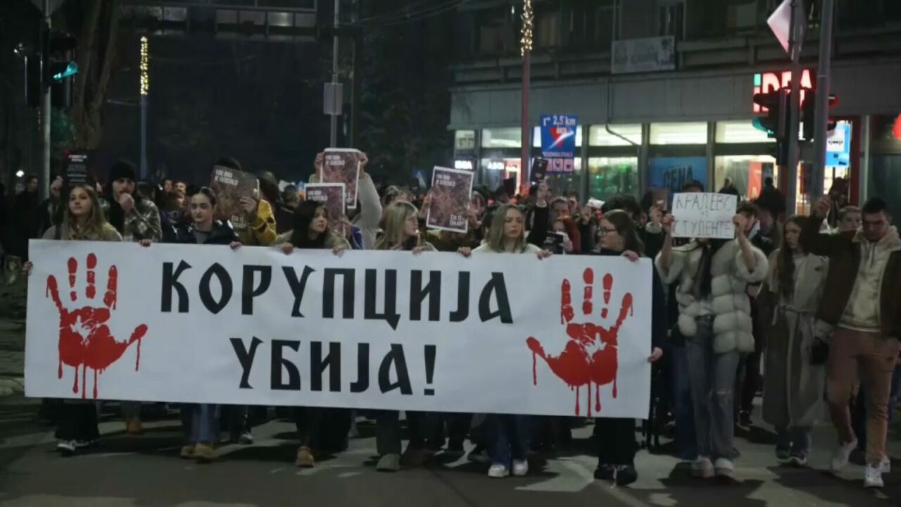 1736358753-KV-setnja-protest-transparent-korupcija-ubija-1536x864-1-1280x720.jpg