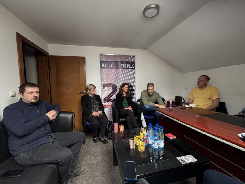 novi-pazar-tribina-foto-ndnv-2-850x638