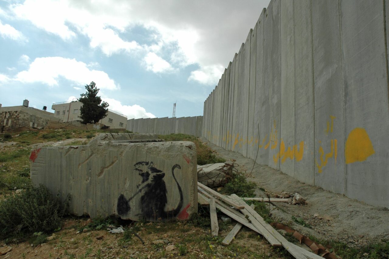 BanksyRatAndWall