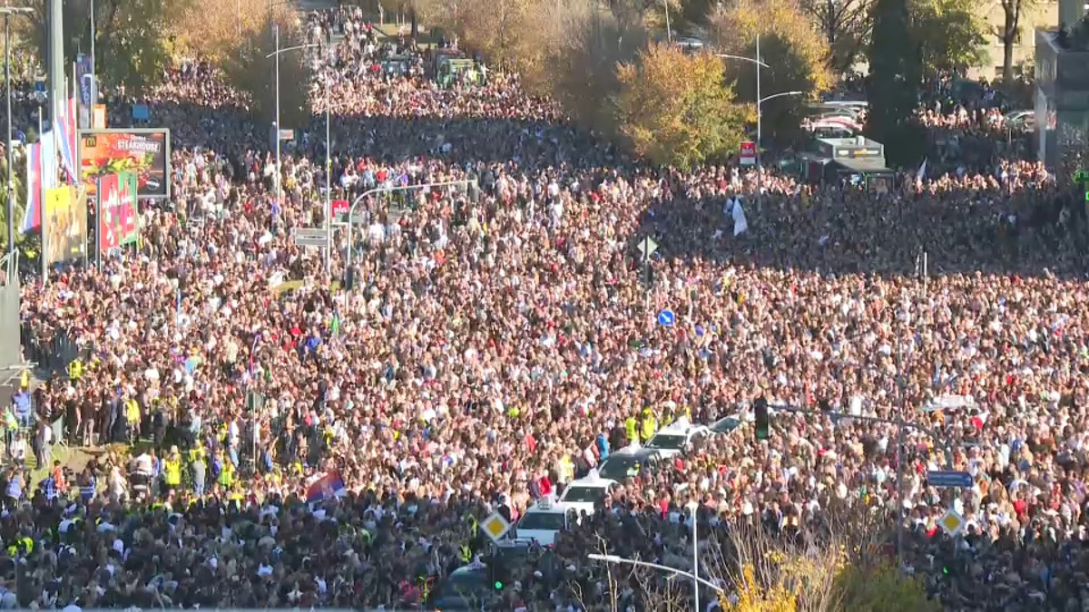 1761996752_LJUDI_SKUP_NOVI_SAD.format-avif.width-1200