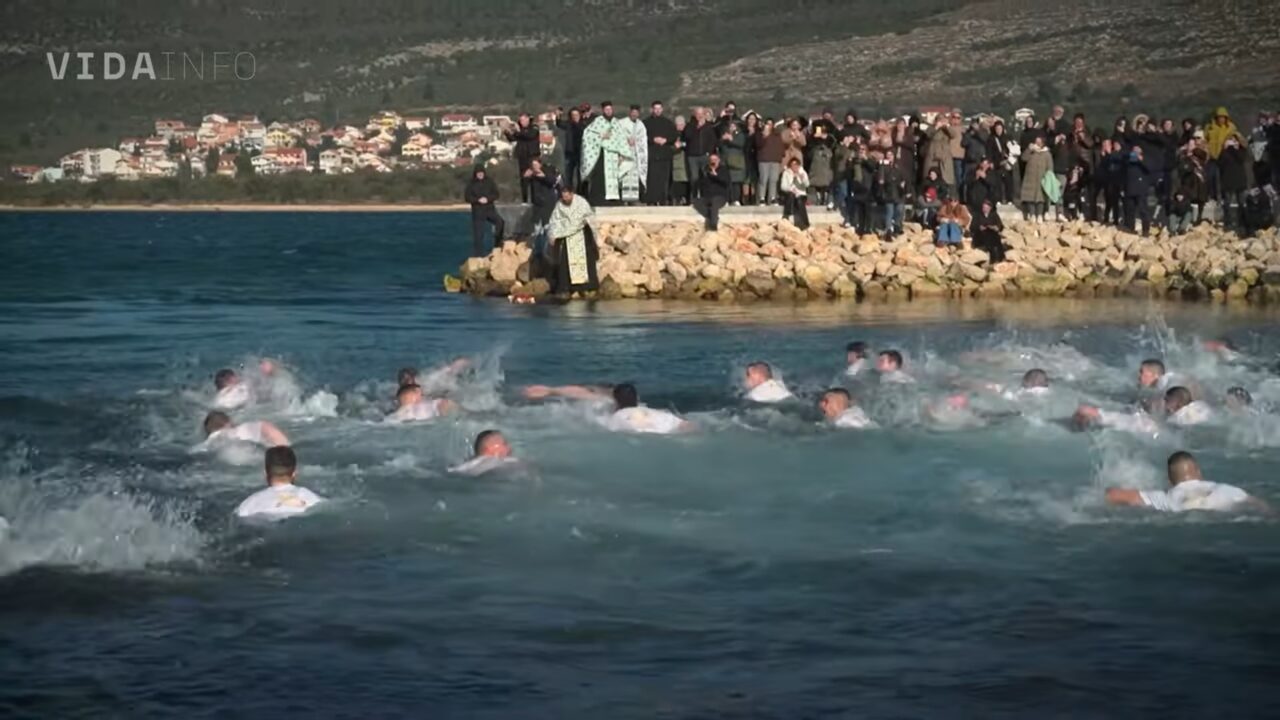 Plivanje za časni krst