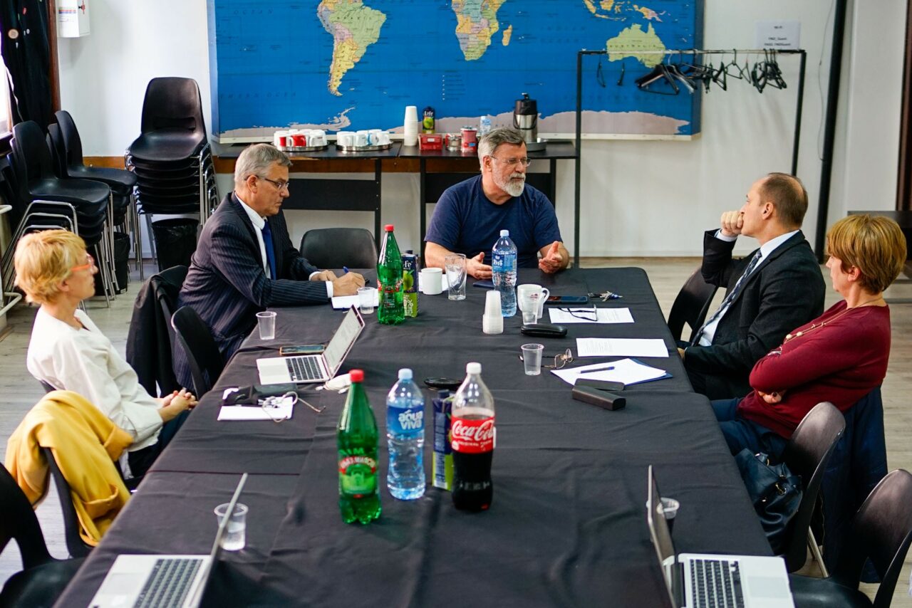 Foto Miroslav JankovićOSCE — Danica Ilić (ANEM), Dominik Tijeri (OSCE), Veran Matić (ANEM), Branko Stamenković i Tatjana Vasiljević Veljković iz Vrhovnog javnog tužilaštva