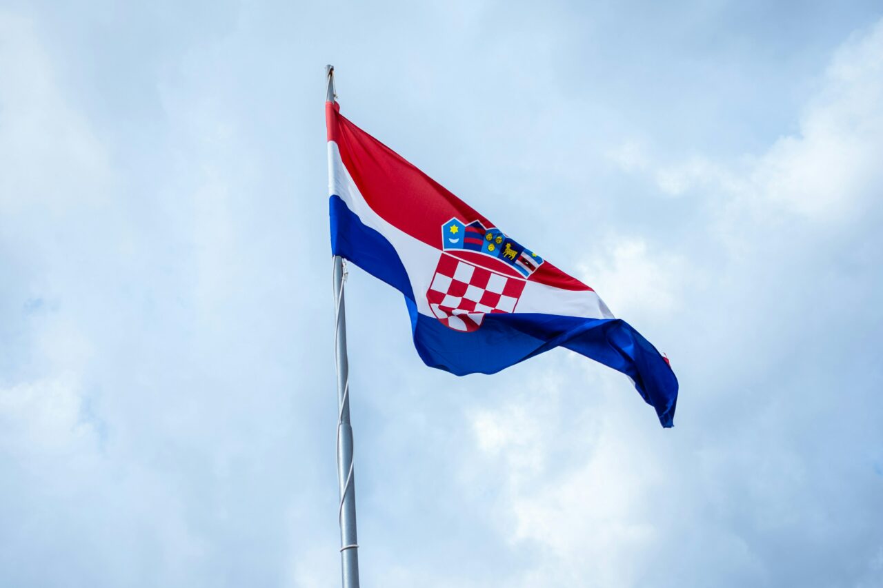 daniel-wirtz-KWdtna_Ym54-unsplash